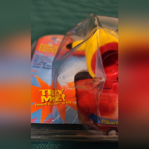 VERY RARE Pokemon Pikachu Finger Forces Figure TALKS!! New. SEALED Hasbro Tiger - Picture 6 of 6